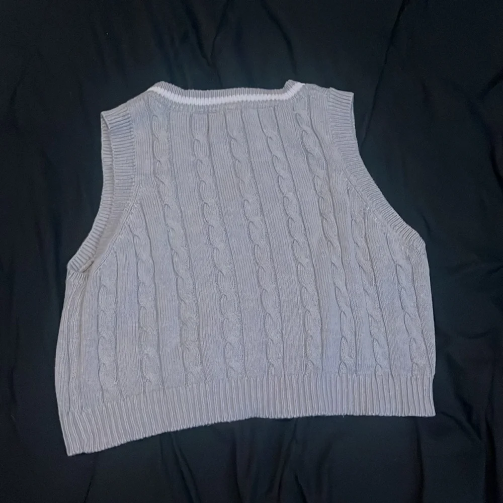 grey sweater vest - Picture 3 of 3